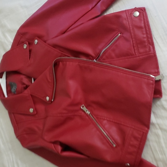 Red faux leather jacket from primark fits like a medium size - Picture 8 of 14